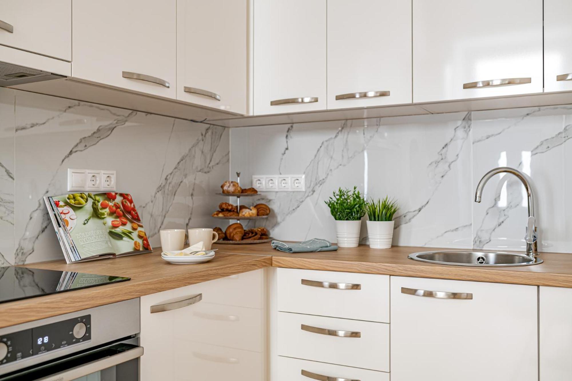 Kr16 Apartment - Hostaid Budapest Luaran gambar